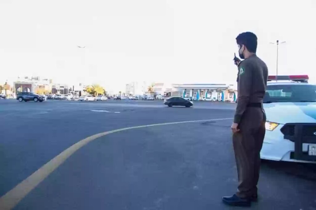 المرور السعودي يطلق مخالفة جديدة!! سيتم رصدها إلكترونيًا وهذه غرامتها المالية «غرامة كبيرة» المرور السعودي أطلق مخالفة جديدة!! يتم رصدها إلكترونيًا وهذه غرامتها المالية «غرامة كبيرة»