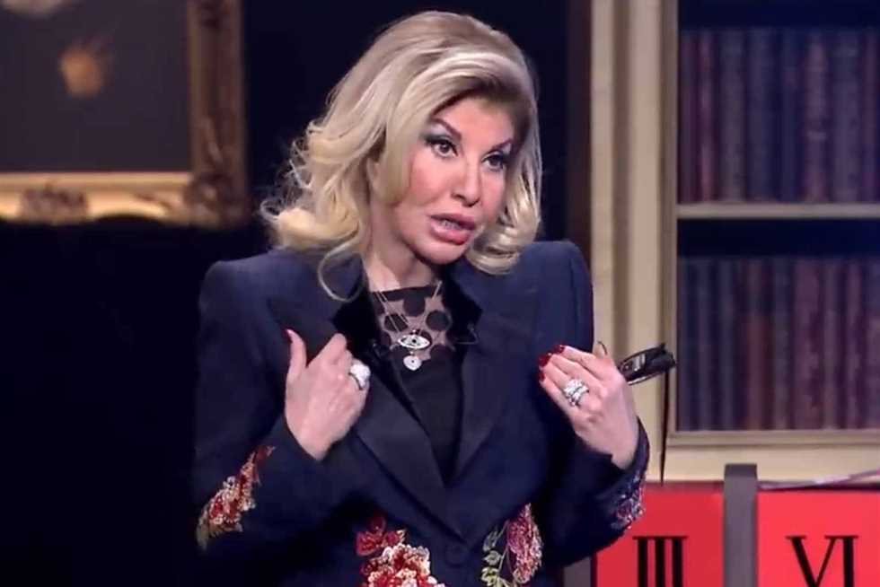 «حافظة ومش مذاكرة».. هالة سرحان تكشف كواليس إحراجها لمراسلة لبنانية