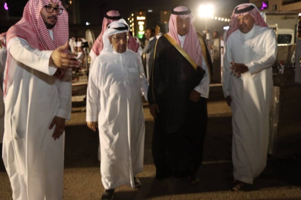 سلطان الفيصل وفيصل بن عبدالله يعزّيان أسرة الرابغي في فقيدها - أخبار السعودية