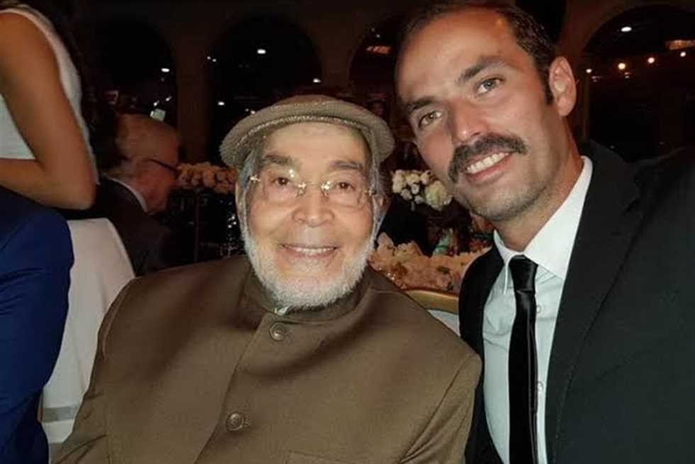 «محتاج يراجع التاريخ».. عمر حسن يوسف ينتقد تجاهل والده في أغنية مهرجان «المهن التمثيلية»