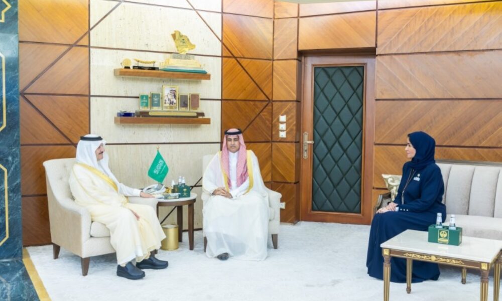 أمير الشرقية يلتقي قيادات التعليم لتعزيز التعاون الخليجي