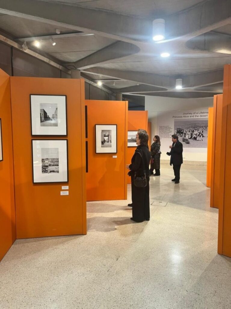 لندن تحتضن معرضاً مصوراً للأميرة البريطانية أليس خلال زيارتها للسعودية عام 1938 – أخبار السعودية لندن تحتضن معرضاً مصوراً للأميرة البريطانية أليس خلال زيارتها للسعودية عام 1938 - أخبار السعودية