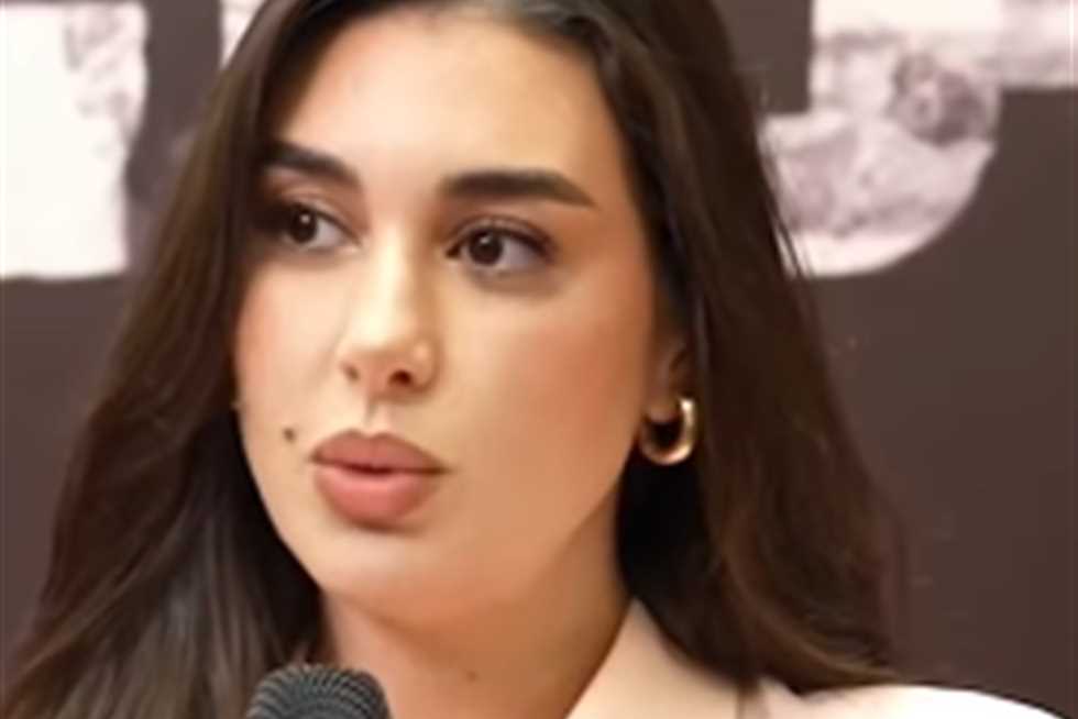 ياسمين صبري تشعل السوشيال بردودها: «أنا على باب الله.. ومخي على قدي»