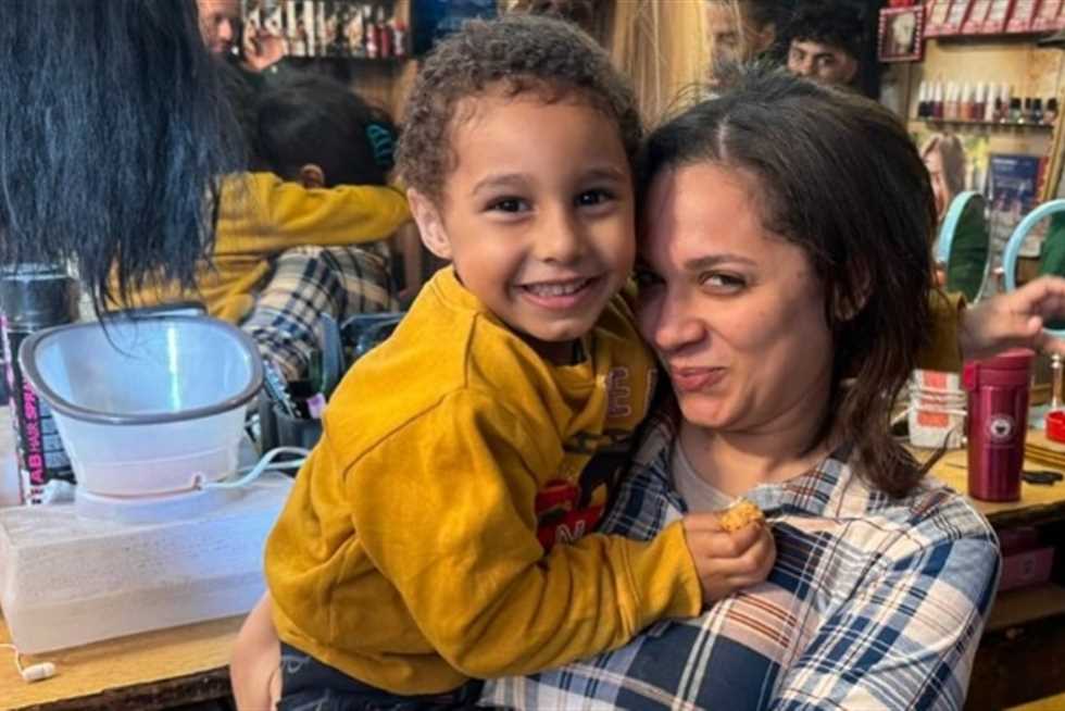 «مكنتش عايزة ابني يشوفني في العناية».. رحمة أحمد تكشف أصعب اللحظات في أزمتها الصحية