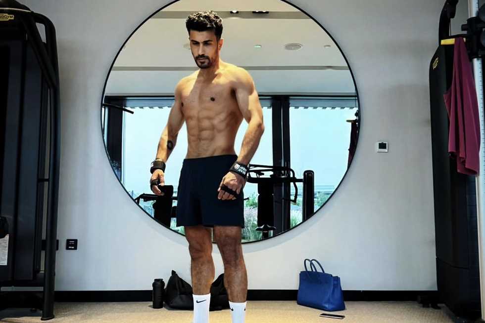 محمد سامي يعلن دخوله مسابقة أوسم 100 راجل في العالم: مبسوط وبشكرهم جدا