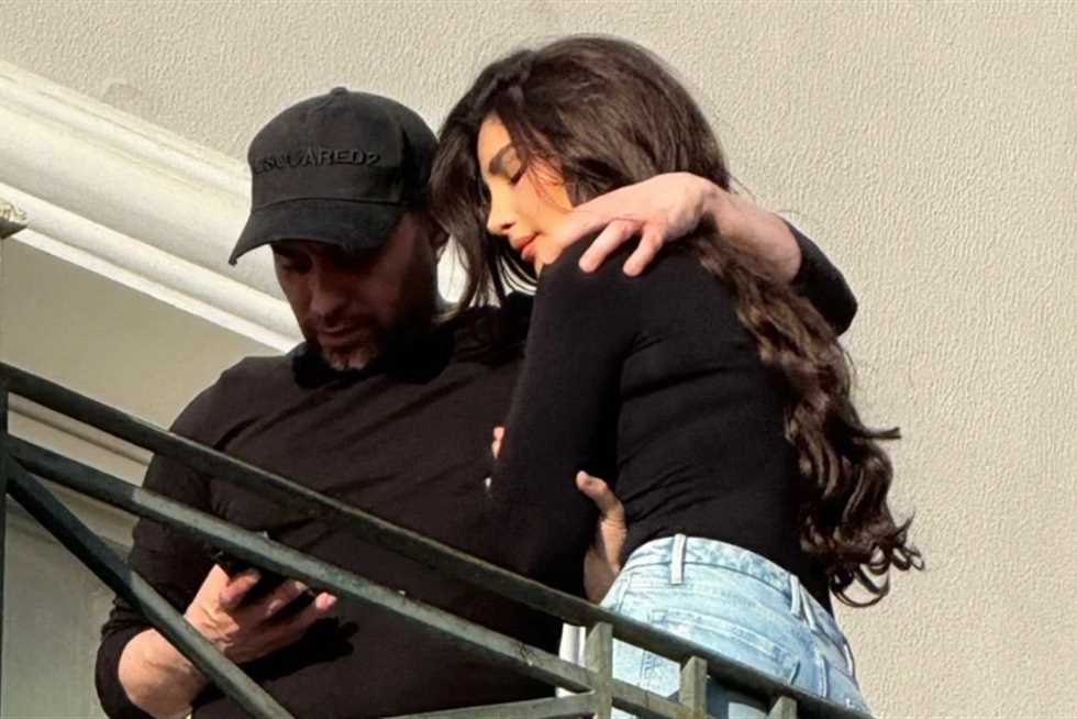 حسام حبيب وشيراز يتصدران التريند بسبب صورة غامضة حسام حبيب وشيراز يتصدران التريند بسبب صورة غامضة