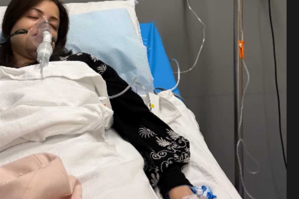 بعد إصابتها بشلل في المعدة.. منى فاروق على أجهزة التنفس الصناعي مجددًا (تفاصيل)
