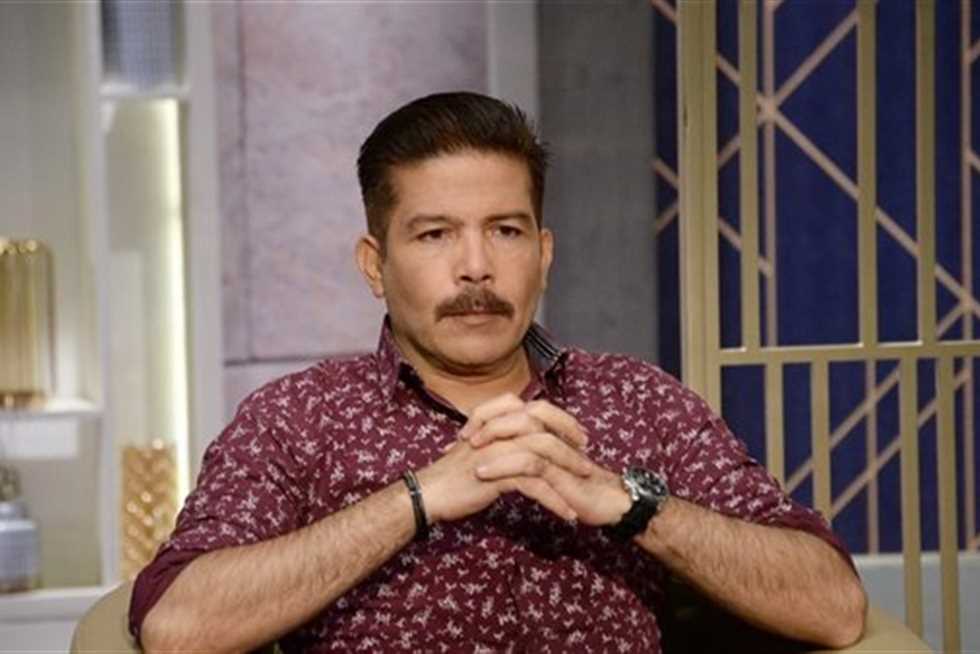 زوجته الأولى توفيت بكورونا وتعرض لسطو تحت تهديد السلاح.. 18 معلومة عن الفنان ياسر فرج بعد غيابه لسنوات