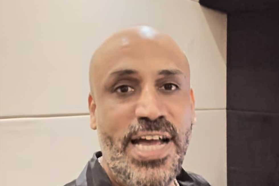 محمد يحيي يهاجم عمرو أديب بسبب «الحاجه نبيلة»: اسمي الملحن الكبير