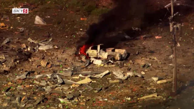 صورة لجانب من موقع الانفجار