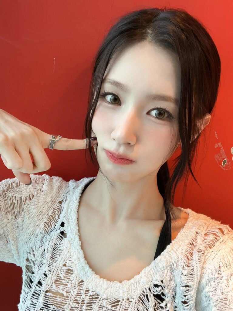 251029 التحديث الرسمي - مييون في البث المباشر