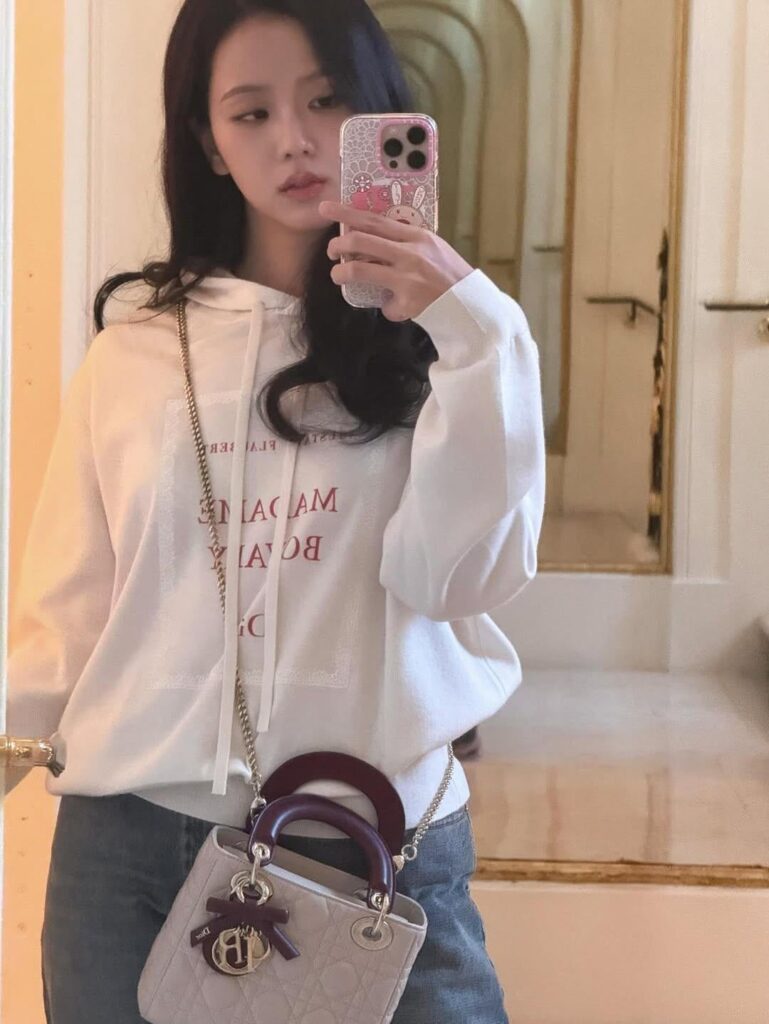 251004 تحديث JISOO IG