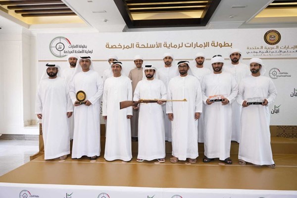 «الدرعي» بطل الجولة الأولى من «الإمارات لرماية الأسلحة المرخصة» «الدرعي» بطل الجولة الأولى من «الإمارات لرماية الأسلحة المرخصة»