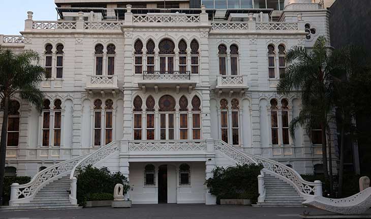 رحلة في متحف سرسق إلى قلب حياة وفن مطربات أسطوريات