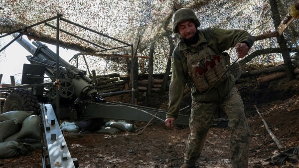 أوكرانيا تعزز الدفاعات في بوكروفسك لمواجهة التقدم الروسي أوكرانيا تعزز الدفاعات في بوكروفسك لمواجهة التقدم الروسي