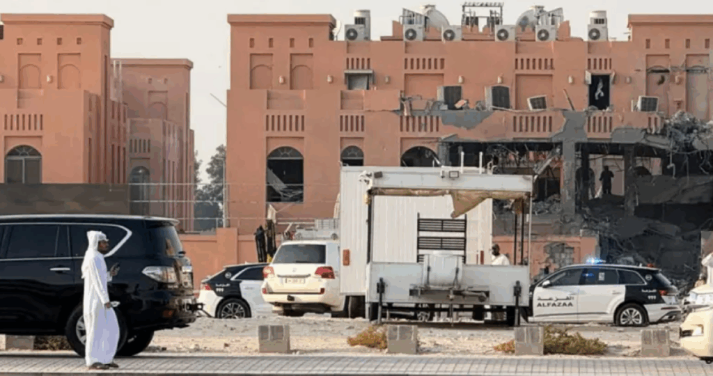 القصة الكاملة لصفقة غزة.. 14 مسؤولاً دولياً يكشفون كيف أحرق نتانياهو أوراقه بـ”ضربة واحدة” القصة الكاملة لصفقة غزة.. 14 مسؤولاً دولياً يكشفون كيف أحرق نتانياهو أوراقه بـ"ضربة واحدة"