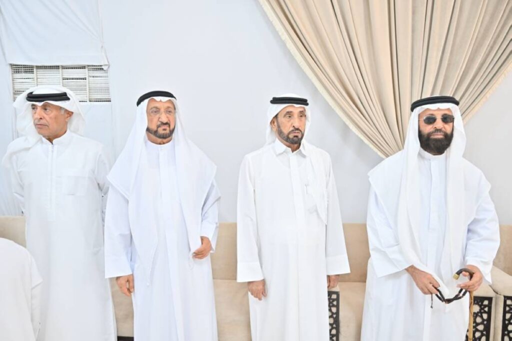 نهيان بن مبارك ومسؤولون يعزون في وفاة شرينة بنت عبدالله السويدي