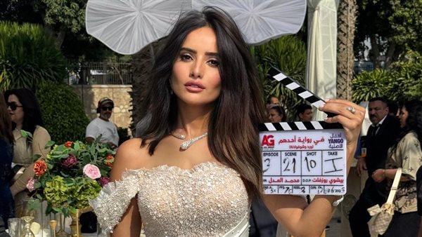زينة تهرب من زفافها وتبدأ رحلة مليئة بالتقلبات في مسلسل ورد وشوكولاته