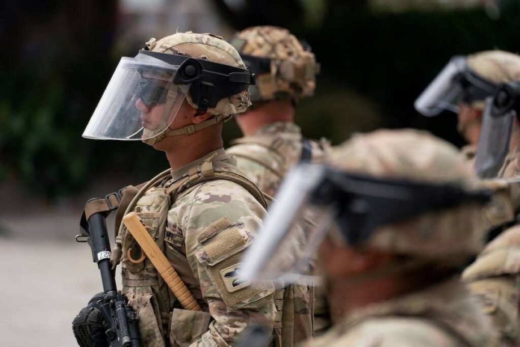 إدارة ترامب تطلب من المحكمة العليا السماح بنشر الحرس الوطني في شيكاغو Al Bayan