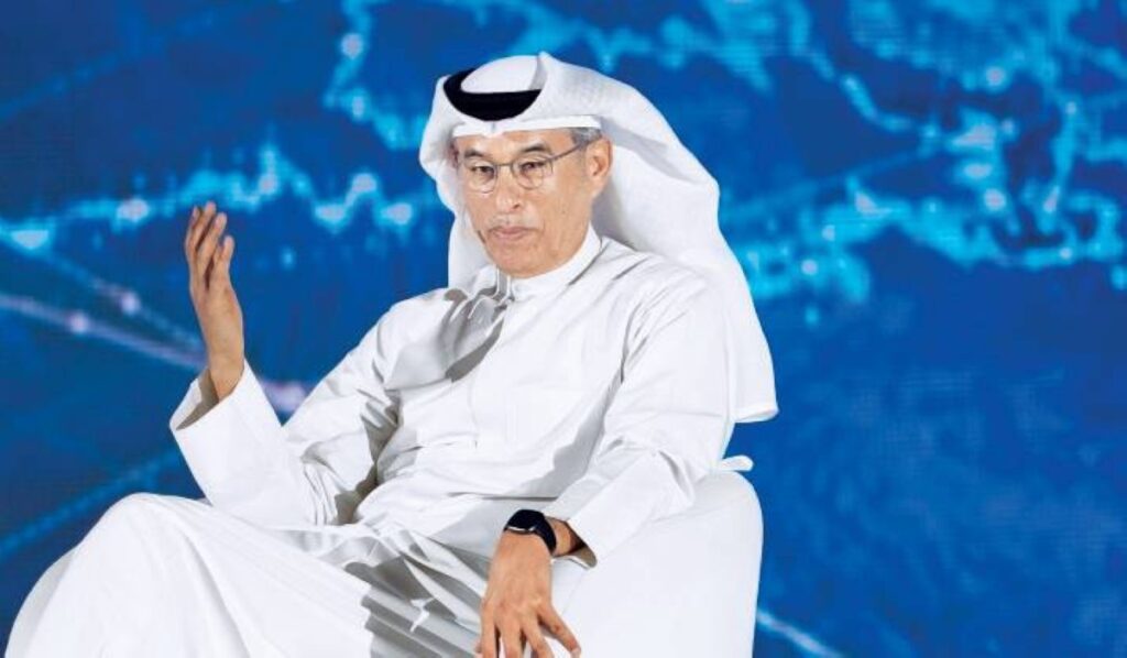 التصنيع والتكنولوجيا يشكلان الموجة القادمة من نمو الاقتصاد الوطني محمد العبار خلال الجلسة