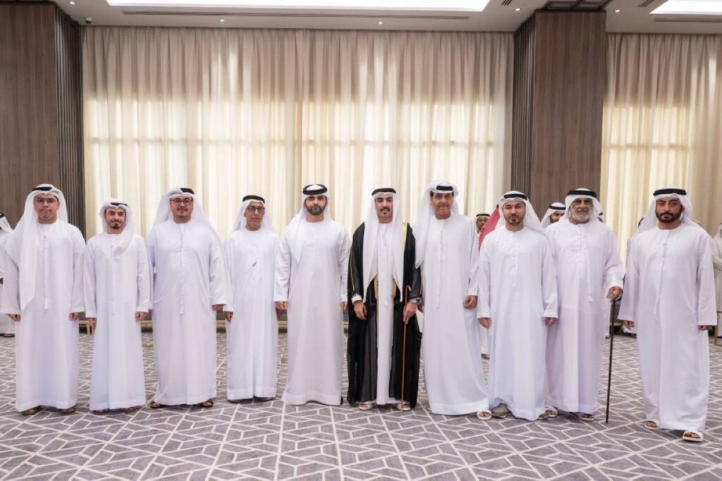 منصور بن محمد يحضر أفراح المرزوقي والحمادي Al Bayan