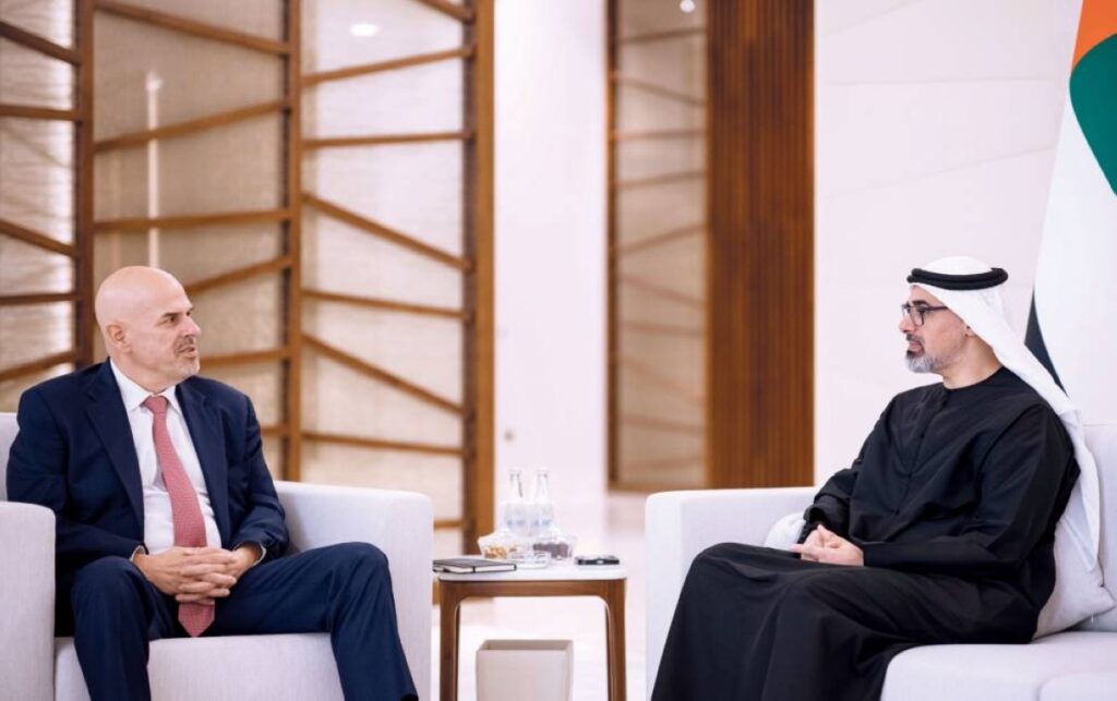 خالد بن محمد يبحث فرص التعاون مع «ستيت ستريت» خالد بن محمد خلال استقبال مايك سيسيليا