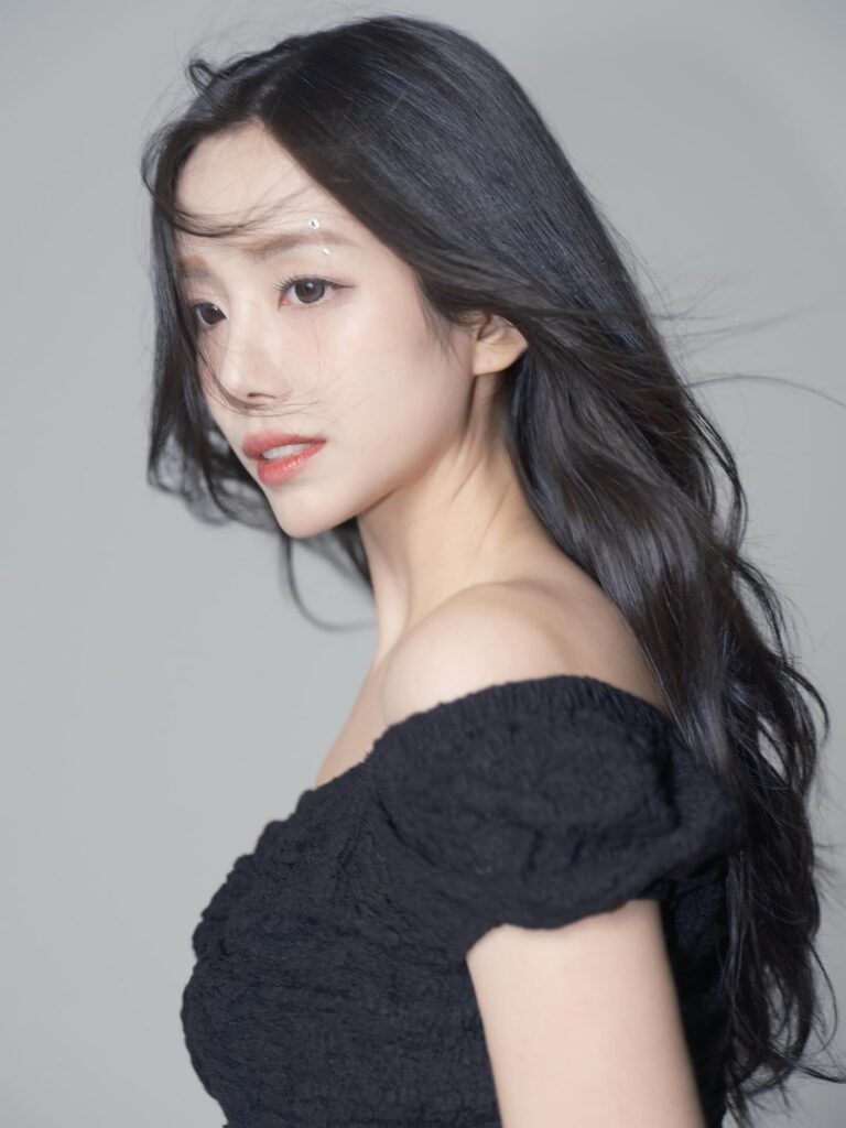 Isha (Berrygood Gowoon) - Come Over (Feat. Albert) (صور دعابة 1-2)