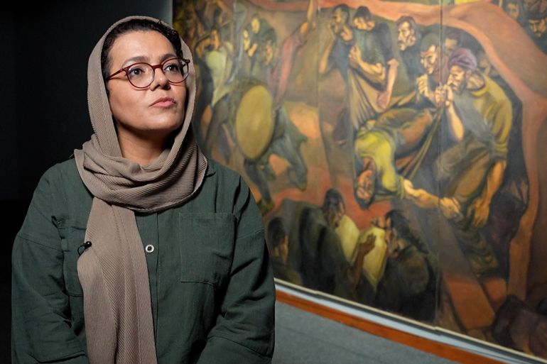 المشرفة على تنظيم المعرض يتبنى المعرض منهجا بحثيا يتيح للزائر قراءة تطور اهتمامات الفنانات