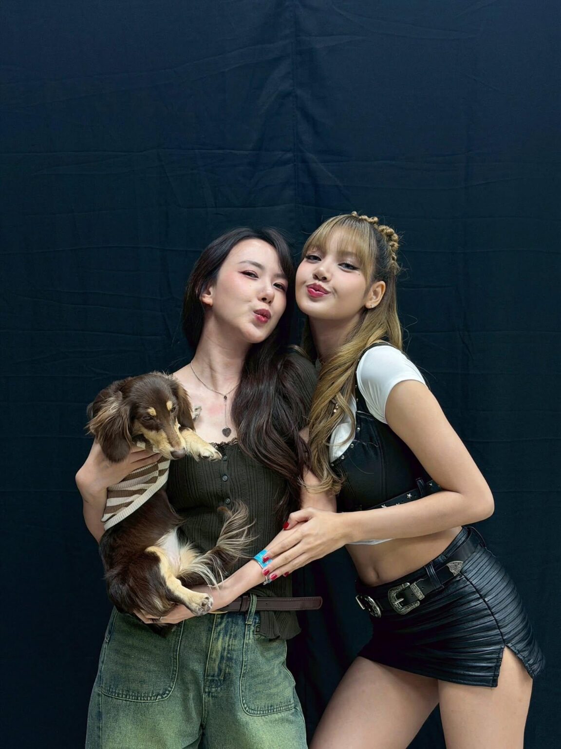 251028 تحديث cherreen.hvk على IG مع ليزا