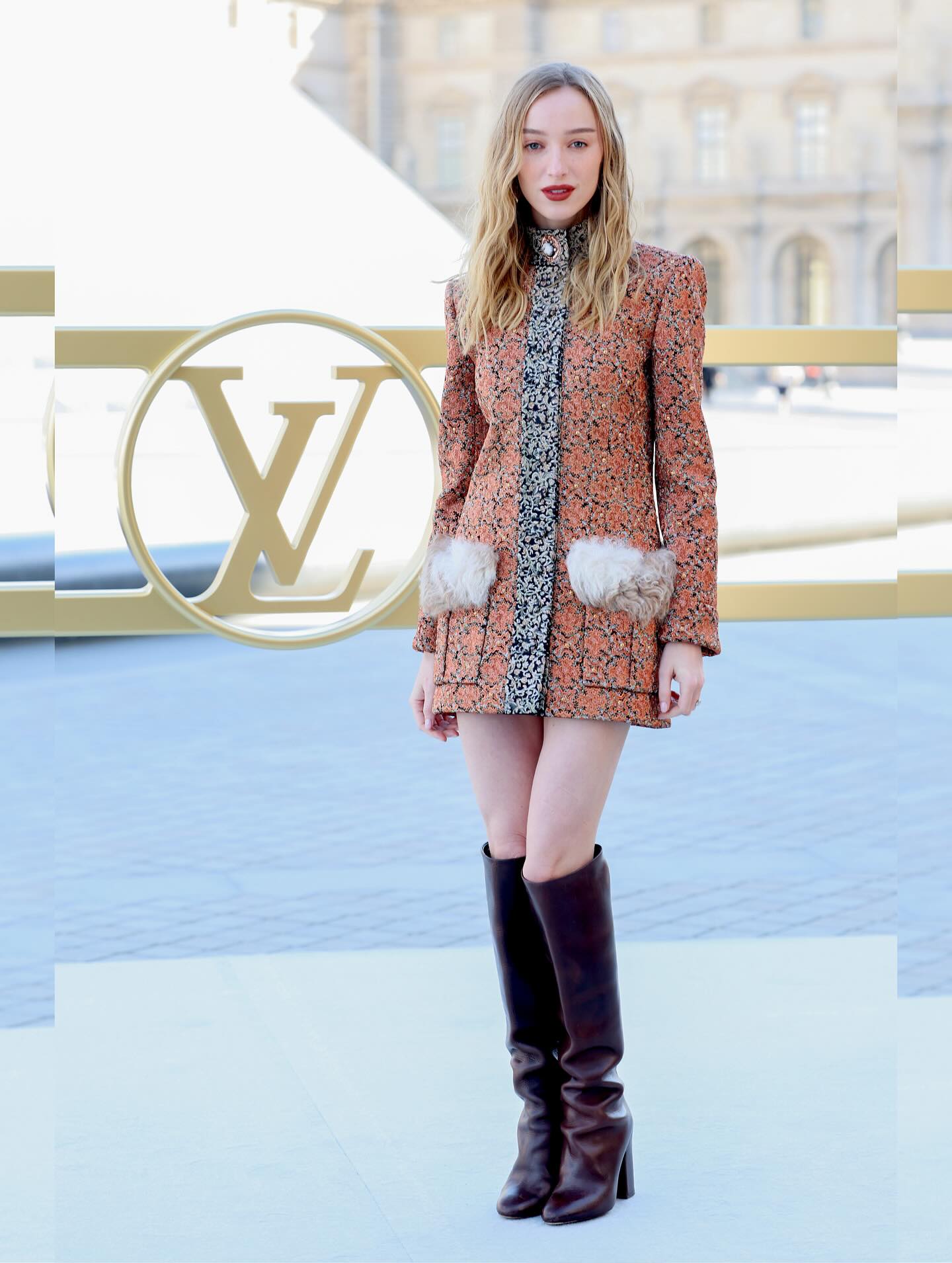 فيبي دينيفور  (إنستغرام)