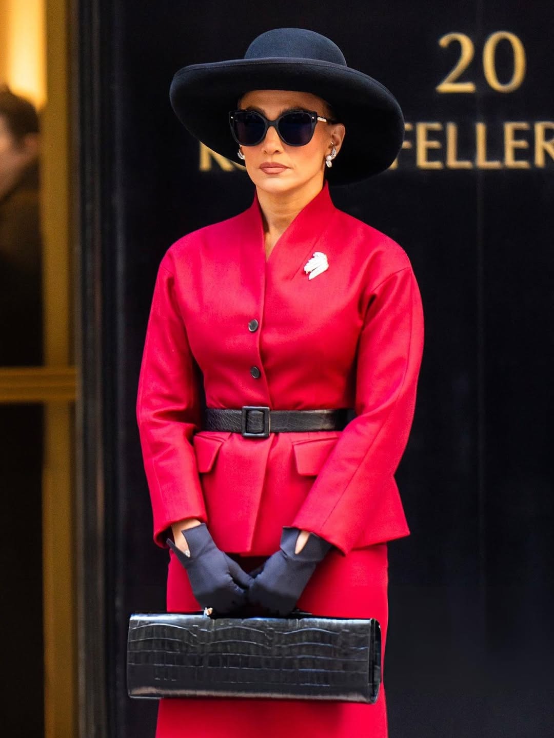 جينيفر لوبيز بإطلالة راقية من ديور (انستغرام)