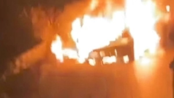 احتراق سيارة ملاكي بها مبالغ مالية ضخمة بصحراوي سوهاج .. صور احتراق سيارة ملاكي بها مبالغ مالية ضخمة بصحراوي سوهاج .. صور