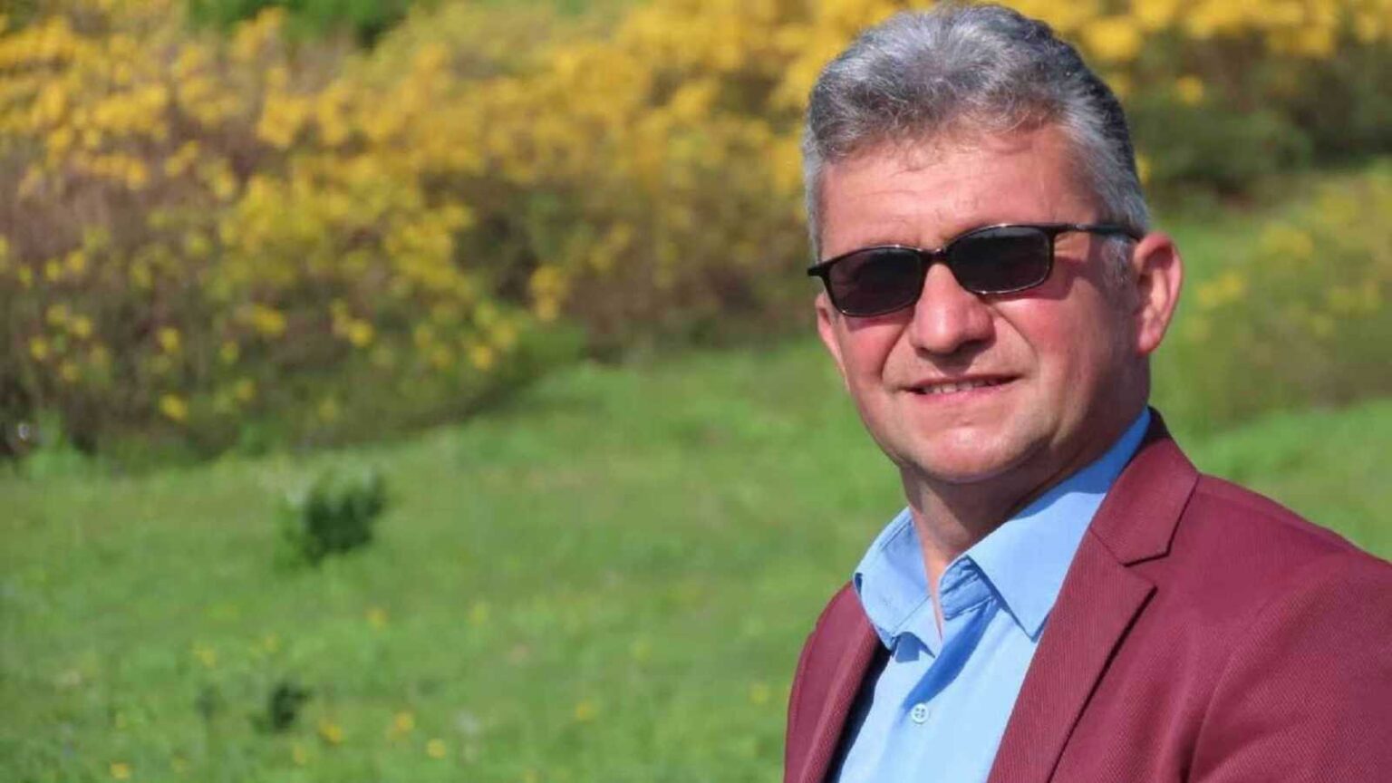 وفاة المغني التركي يُكسل قادر بشكل مفاجئ أثناء حفل زفاف (فيديو) طلاب يسيرون على "ظهور آبائهم".. مدرسة صينية تُثير الجدل (فيديو)