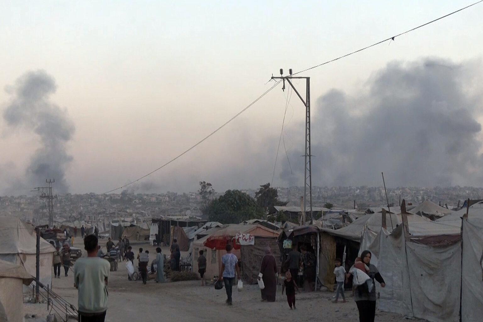 قصف إسرائيلي مكثف على رفح وغزة وخان يونس يهدد بانهيار الهدنة | أخبار قصف إسرائيلي مكثف على رفح وغزة وخان يونس يهدد بانهيار الهدنة | أخبار