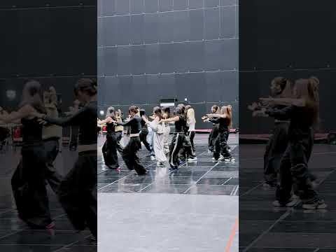 251029 IVE WORLD TOUR  بروفة