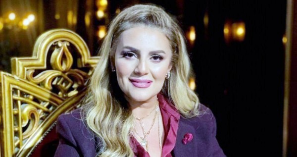 رانيا محمود ياسين تنفي اعتزالها الفن