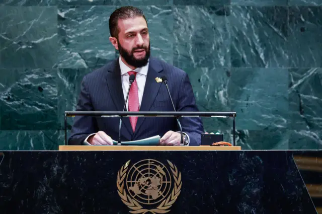 استُقبل الشرع في مقر الأمم المتحدة في سبتمبر/ أيلول الماضي ليلقي خطاب سوريا 