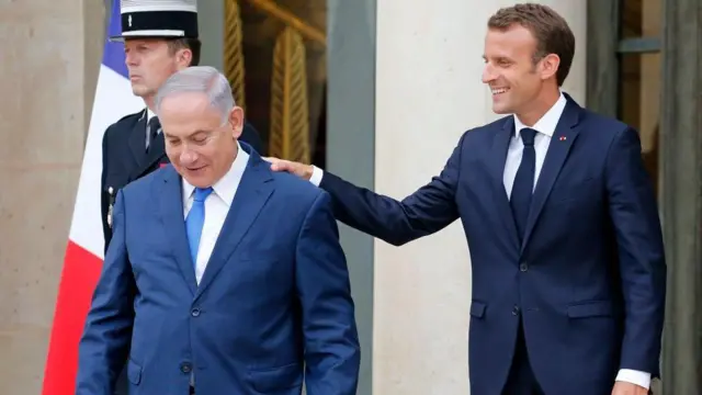 الرئيس الفرنسي إيمانويل ماكرون طمأن رئيس الوزراء الإسرائيلي بأن مبادرته لمصلحة إسرائيل وأمنها 