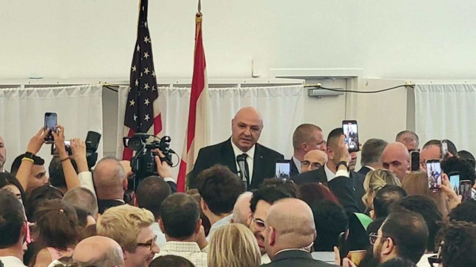 الخوف من الحرب... هذا ما سمعه الرئيس في نيويورك