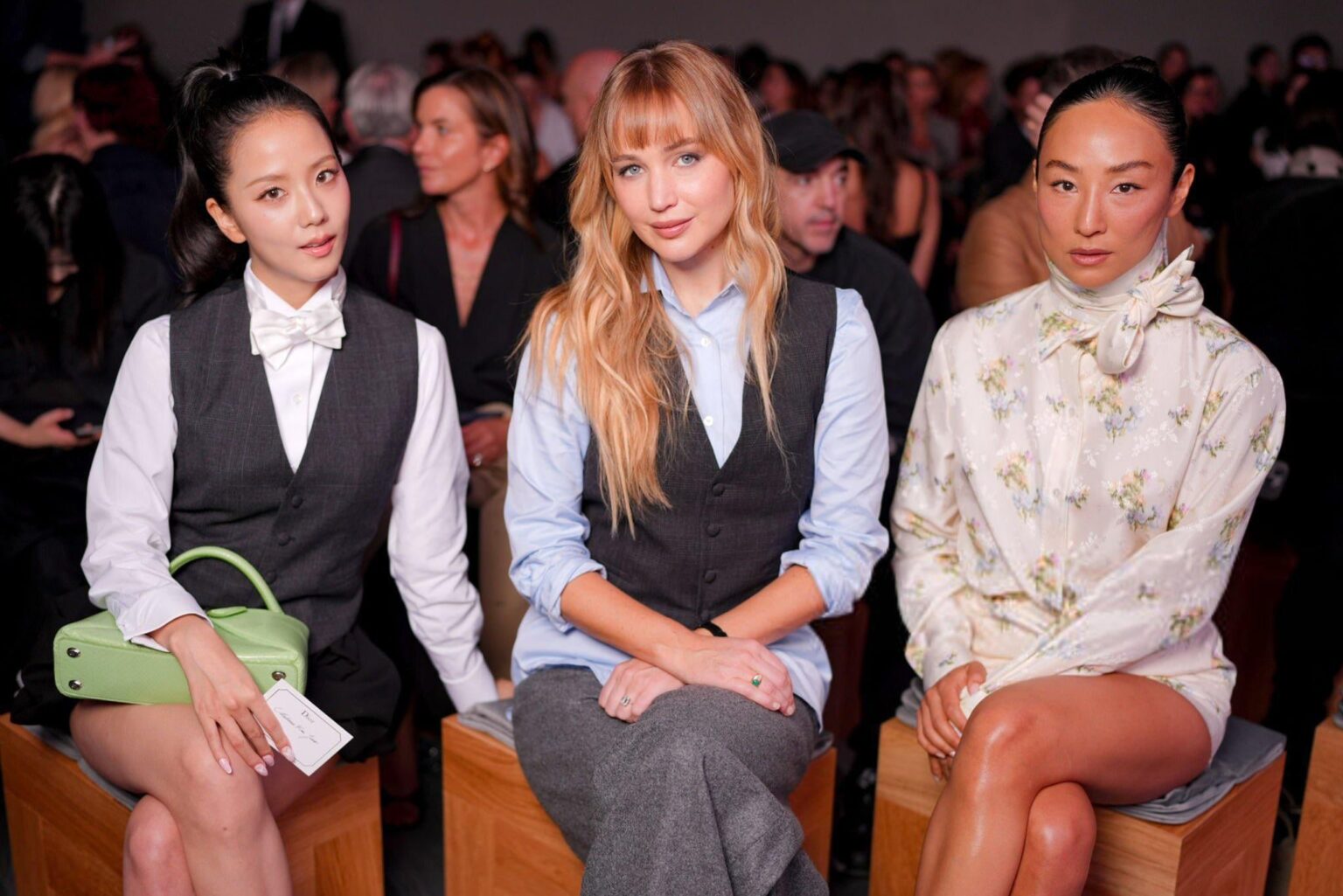 251001 Jisoo W/ Greta Lee & Jennifer Lawrence @ Dior Paris Week