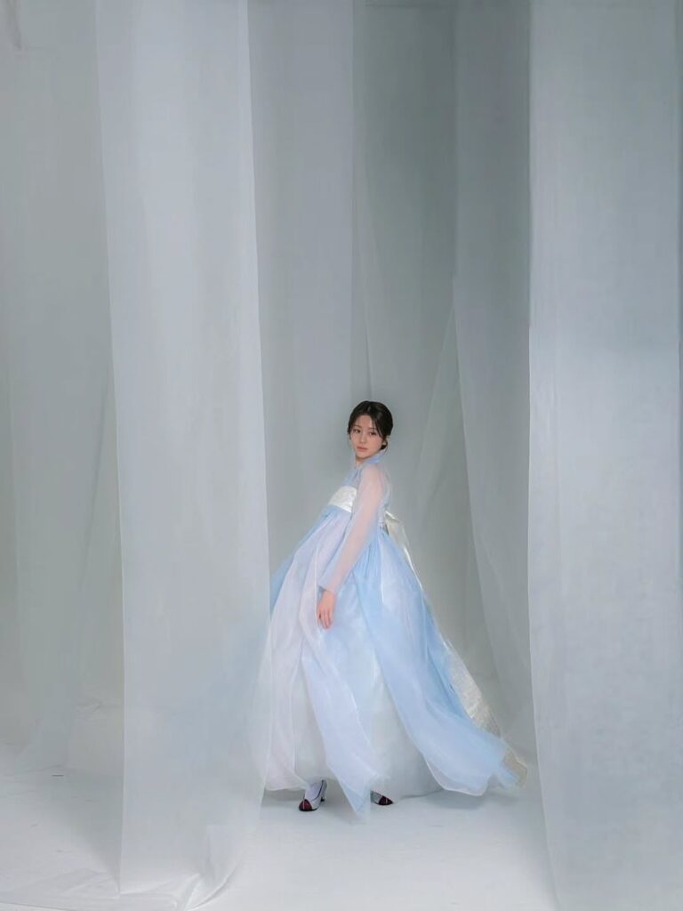 251001 تحديث Huh Yunjin Instagram