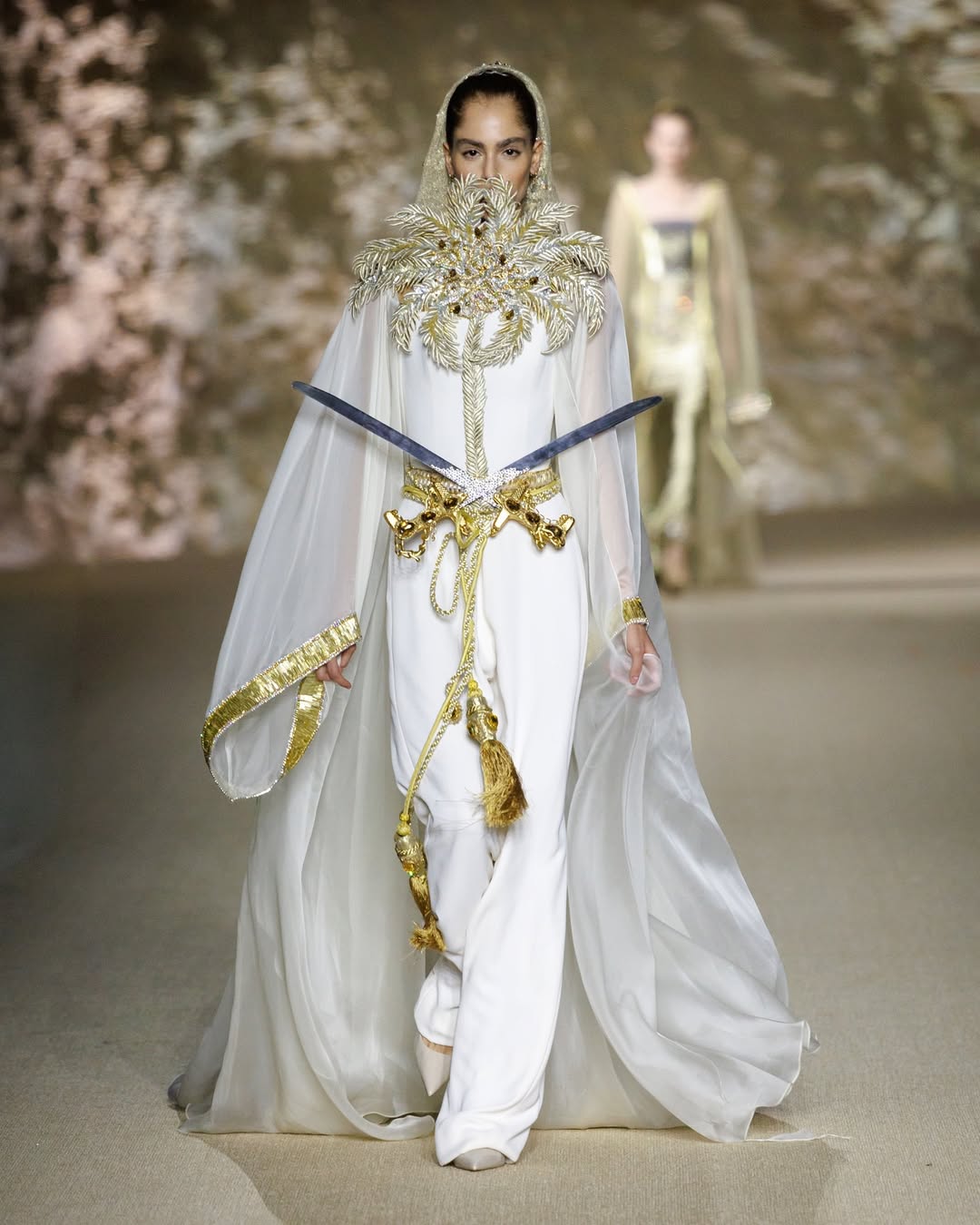 من عرض عدنان أكبر في اسبوع الموضة بالرياض 2025 (انستغرام)