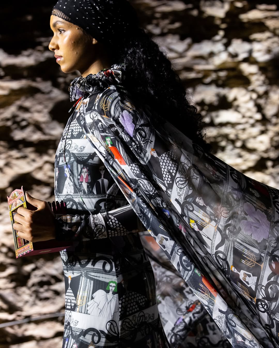 تصاميم Atelier Hekayat في اسبوع الموضة بالرياض 2025 (انستغرام)