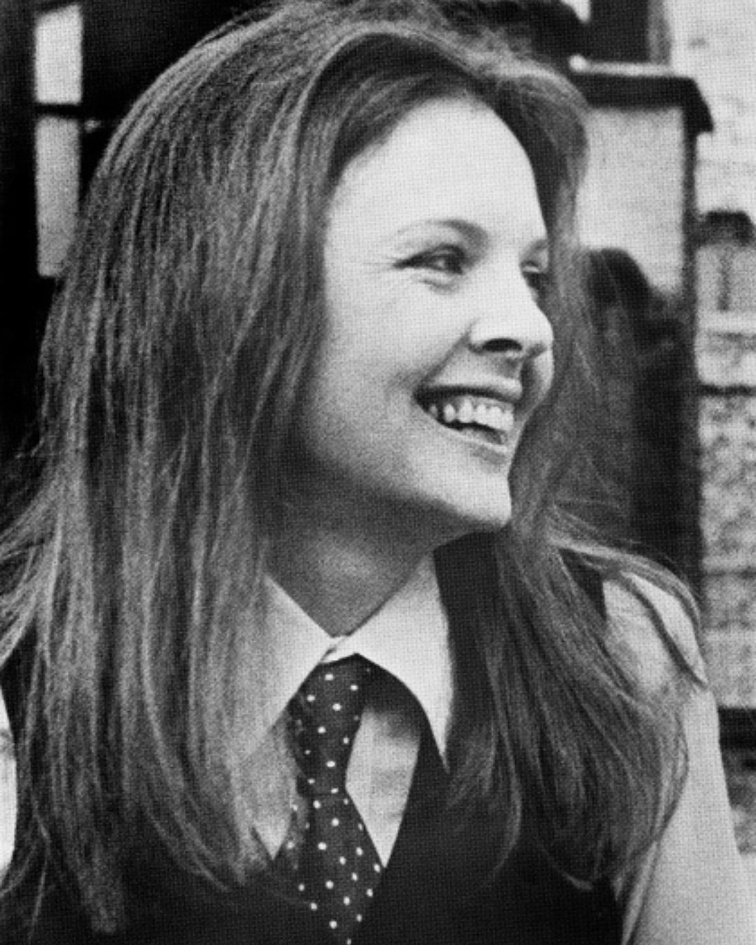 ديان كيتون بربطة العنق التي اشتهرت بها (انترنت)