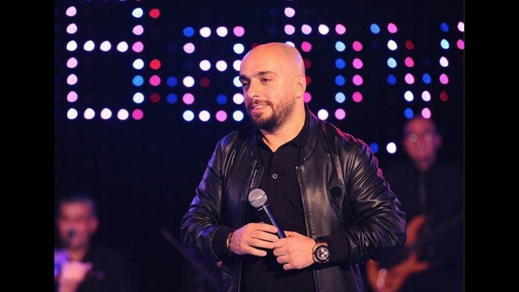 الفنان كارلوس يدخل القفص الذهبي..وعروسته تشغل مواقع التواصل الاجتماعي