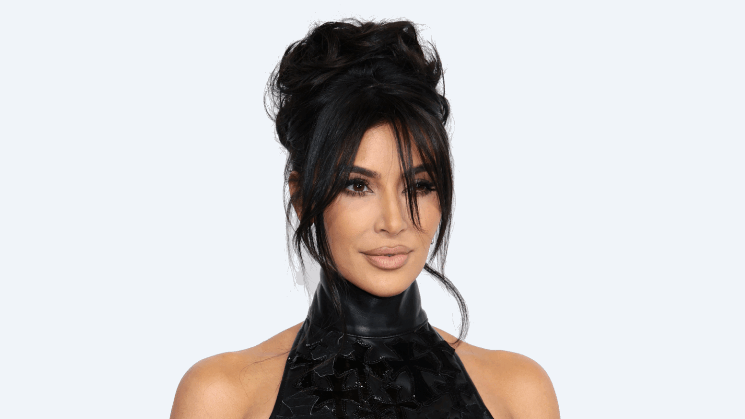 كيم كارداشيان تقع في حب نجما يصغرها بـ14 عاما!