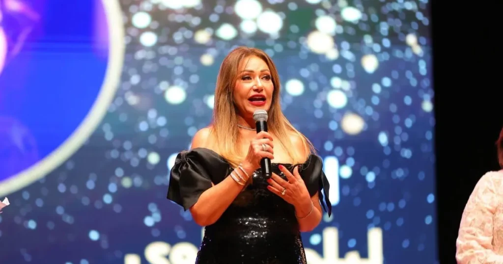 ليلى علوي تكريم مهرجان الإسكندرية السينمائي فلسطين وغزة