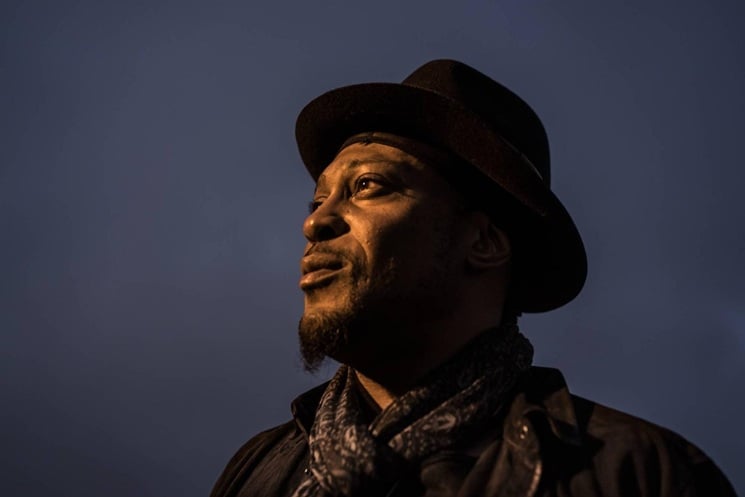 وفاة مغني السول الأمريكي الشهير دانجيلو عن 51 عاماً وفاة مغني السول الأمريكي الشهير دانجيلو عن 51 عاماً