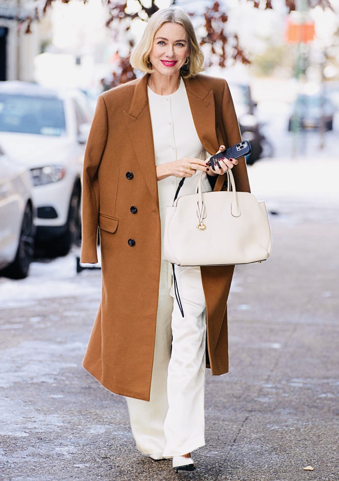 نعومي واتس بأناقة سيلين (إنستغرام)