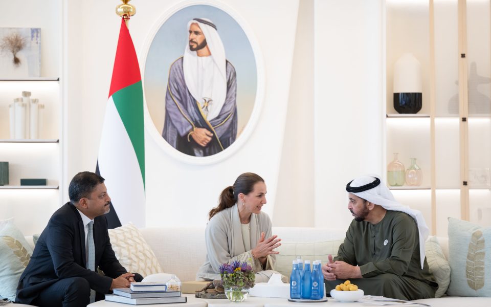 حمدان بن زايد يستقبل مريم المهيري ويطّلع على جهود شركة “براري” في دعم الاستدامة البيئية وتقنيات إدارة الغابات